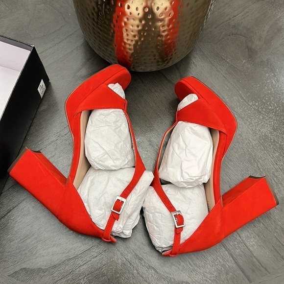 27 EDIT NATURALIZER Jae T-strap Sandal In Retro Poppy - Picture 7 of 12